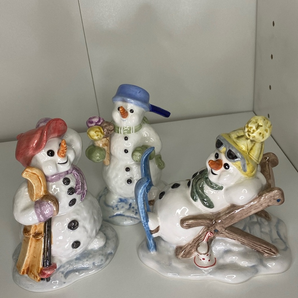 ☃️Goebel ❄️ Snowman porcelain figure decor ski ice cream apres ski treat holiday